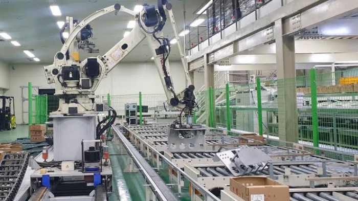 Factory worker crushed to death when robot fails to differentiate between human and a box of vegetables
