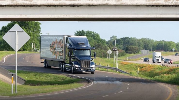 The first driverless ‘trailers’ have started running regular longhaul routes