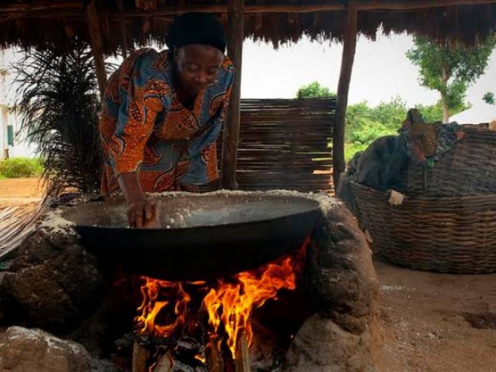 58% of Nigerian households connected to national grid, while 68% use firewood for cooking - NBS