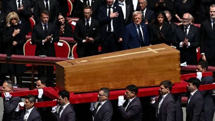 The world bids farewell to Pope Francis with humble burial