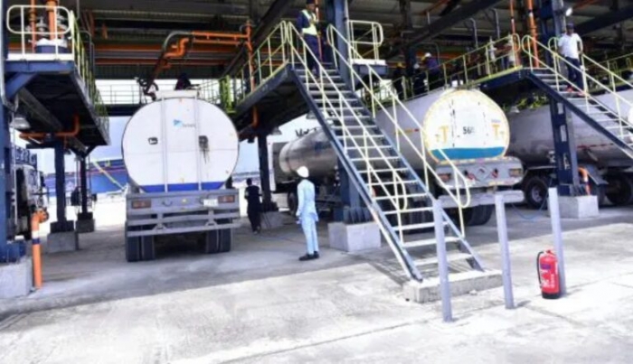 NewsScroll analysis: Dangote in monopolistic push with offer of free fuel distribution. Here’s an x-ray of the ‘Greek gift’