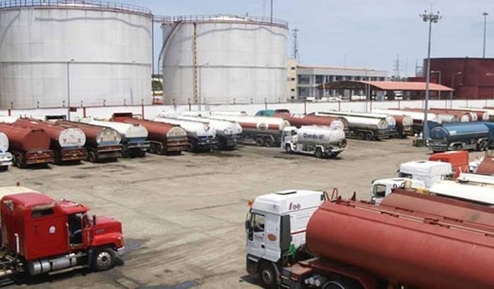 Nationwide fuel scarcity looms as marketers protest Lagos govt 5-fold increase in truck parking fee